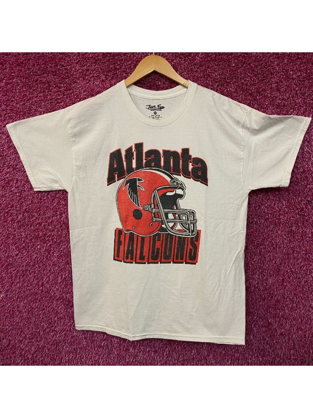 Junk Food Clothing Atlanta Falcons Throwback Helmet Logo T-Shirt Medium